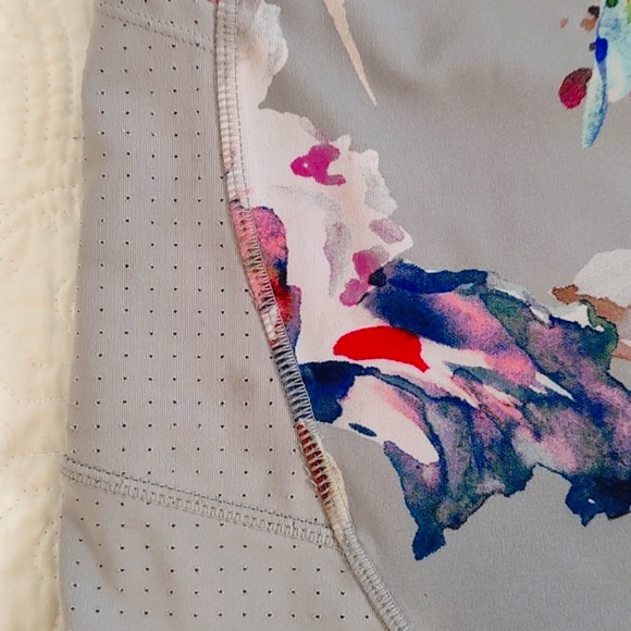 Avia Womens Floral Capri Leggings w/Mesh Panels Side Pockets /Size XL 16-18 - Picture 8 of 9